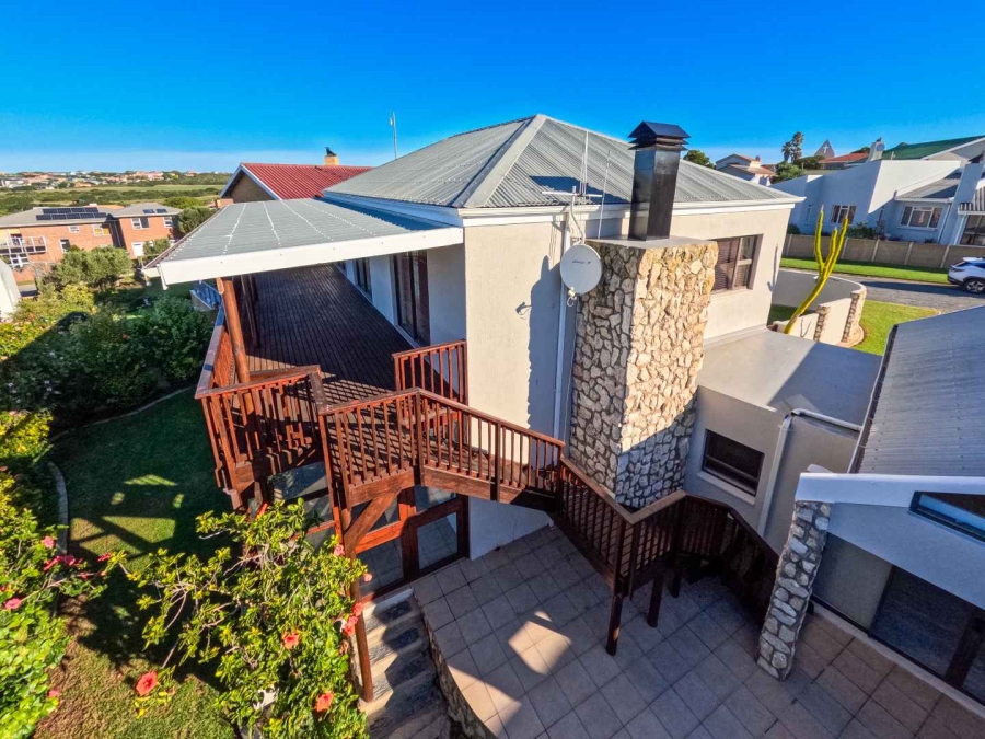 4 Bedroom Property for Sale in Stilbaai Wes Western Cape